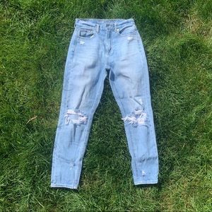 American Eagle Outfitters Mom Jeans✨